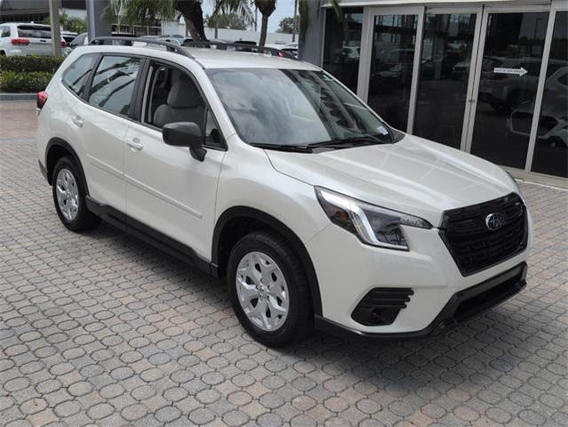 Photo of 2022 Crystal White Pearl Subaru Forester