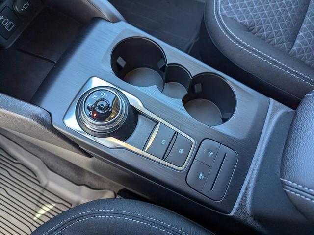 Photo of 2025 Oxford White Ford Escape