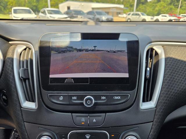 Photo of 2024 Summit White Chevrolet Malibu