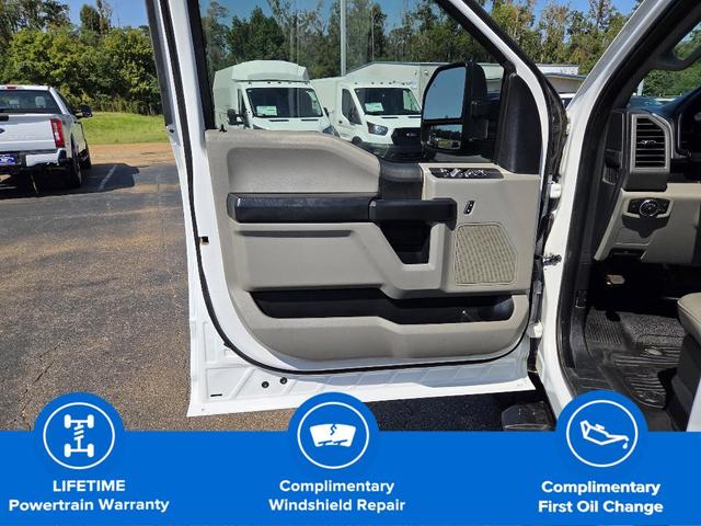 Photo of 2021 Oxford White Ford F-250