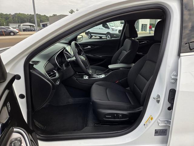 Photo of 2024 Summit White Chevrolet Malibu