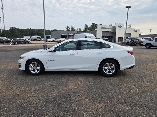 Photo of 2024 Summit White Chevrolet Malibu