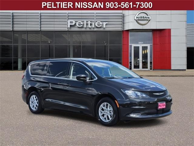 2023 Chrysler Voyager