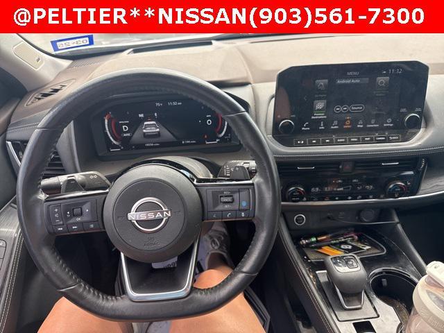 Photo of 2022 Champagne Silver Metallic Nissan Rogue