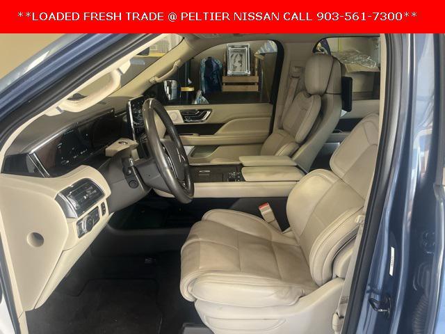 Photo of 2019 Blue Diamond Metallic Lincoln Navigator