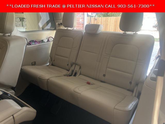 Photo of 2019 Blue Diamond Metallic Lincoln Navigator