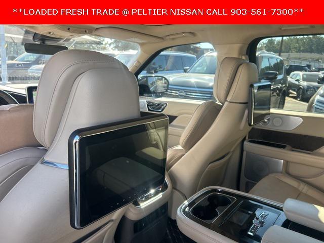 Photo of 2019 Blue Diamond Metallic Lincoln Navigator