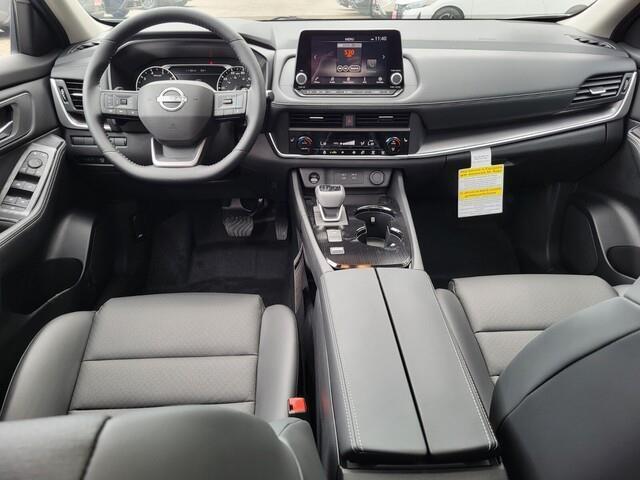 Photo of 2025 Brilliant Silver Metallic Nissan Rogue