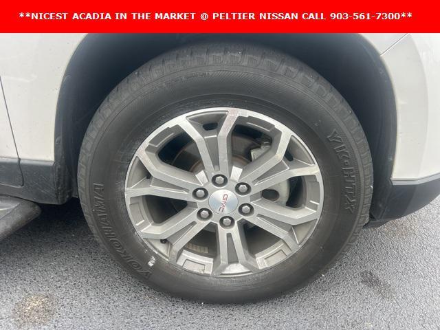 Photo of 2016 White Frost Tricoat GMC Acadia