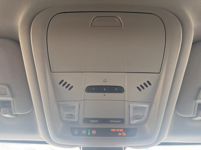 Photo of 2023 Summit White GMC Terrain