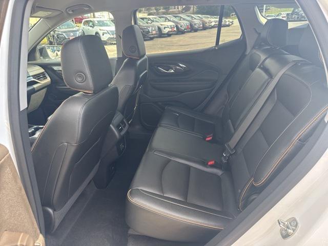 Photo of 2023 Summit White GMC Terrain