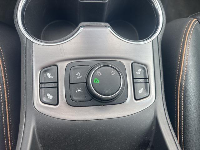 Photo of 2023 Summit White GMC Terrain