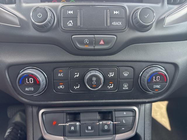 Photo of 2023 Summit White GMC Terrain