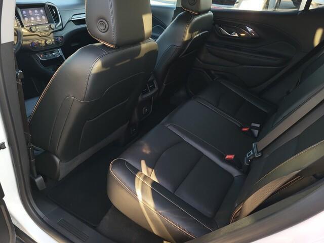 Photo of 2023 Summit White GMC Terrain