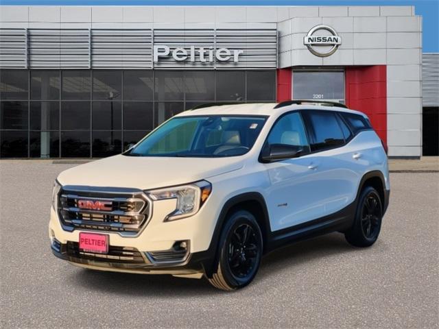 Photo of 2023 Summit White GMC Terrain