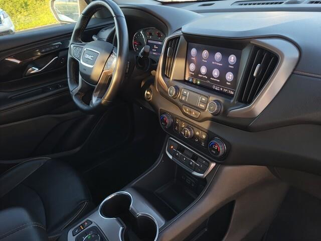 Photo of 2023 Summit White GMC Terrain