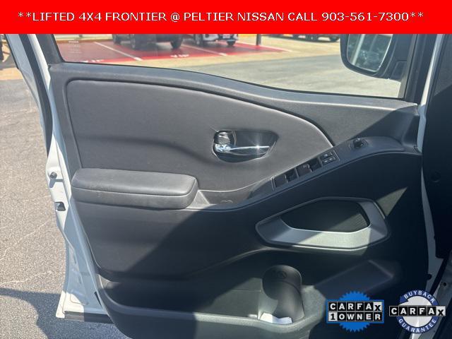 Photo of 2025 Glacier White Nissan Frontier