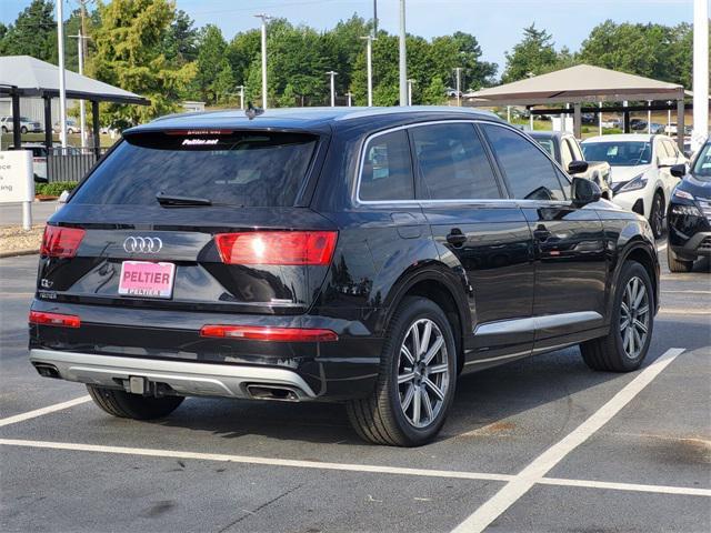 Photo of 2019 Orca Black Metallic Audi Q7