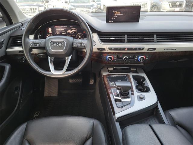 Photo of 2019 Orca Black Metallic Audi Q7