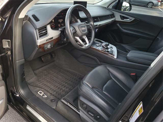 Photo of 2019 Orca Black Metallic Audi Q7