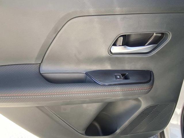 Photo of 2025 Aspen White Tri Nissan Kicks