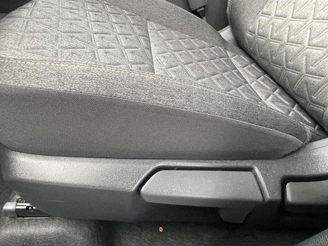 Photo of 2026 Gun Metallic Nissan Kicks
