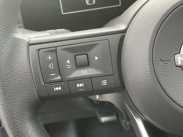 Photo of 2026 Gun Metallic Nissan Kicks