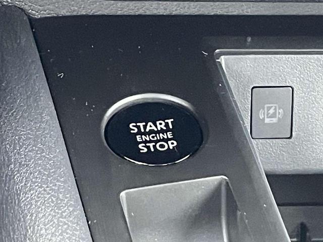 Photo of 2026 Gun Metallic Nissan Kicks