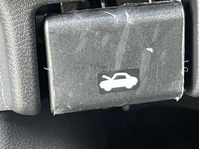 Photo of 2026 Gun Metallic Nissan Kicks