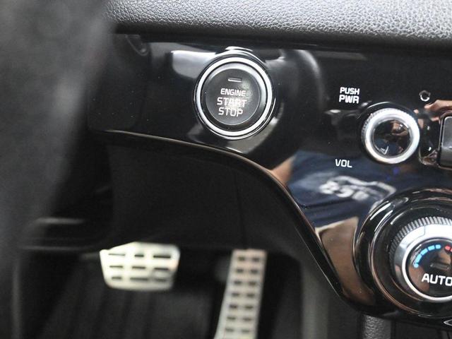 Photo of 2020 Black Cherry Pearl Kia Sportage