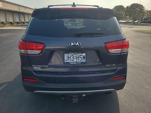 Photo of 2018 Platinum Graphite Kia Sorento