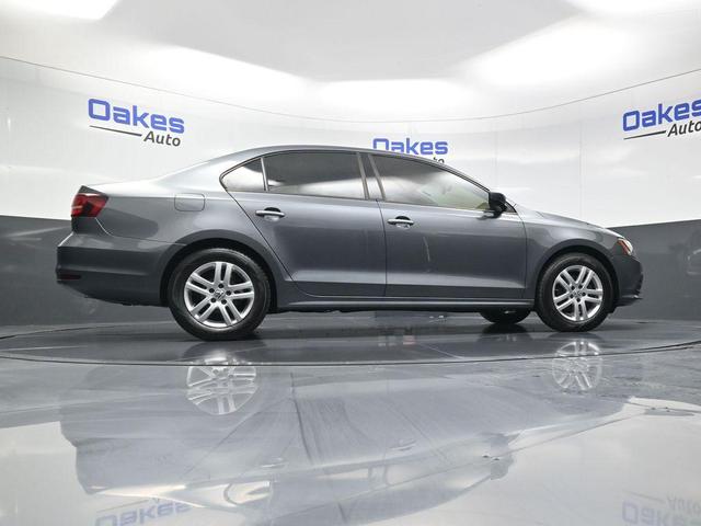 Photo of 2018 Platinum Gray Metallic Volkswagen Jetta