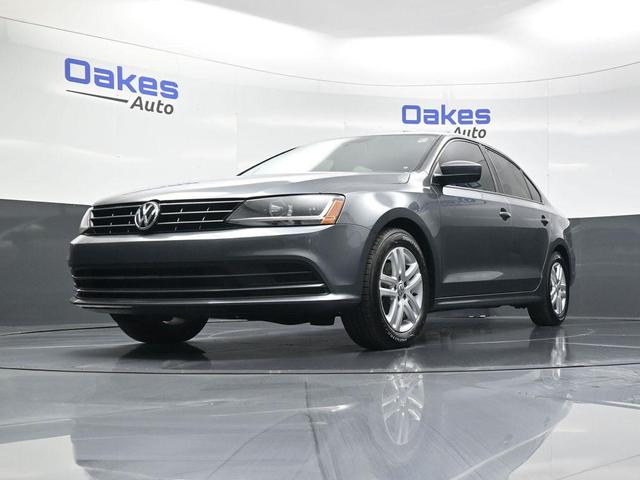 Photo of 2018 Platinum Gray Metallic Volkswagen Jetta