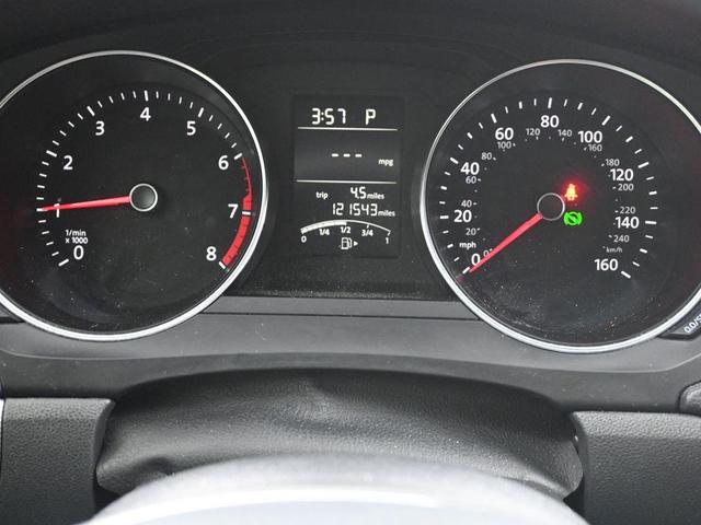 Photo of 2018 Platinum Gray Metallic Volkswagen Jetta