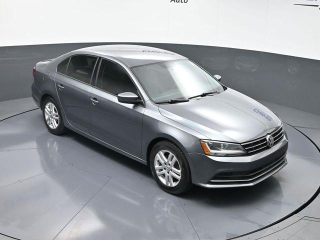 Photo of 2018 Platinum Gray Metallic Volkswagen Jetta