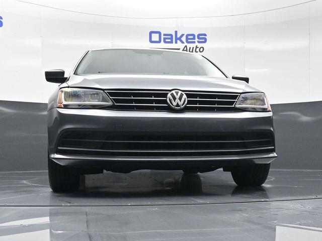 Photo of 2018 Platinum Gray Metallic Volkswagen Jetta