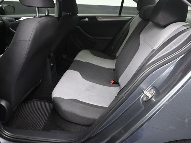 Photo of 2018 Platinum Gray Metallic Volkswagen Jetta