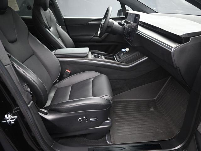 Photo of 2023 Solid Black Tesla Model X