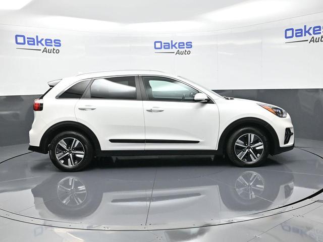 Photo of 2022 Snow White Pearl Kia Niro Plug-In Hybrid