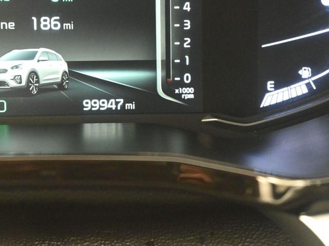Photo of 2022 Snow White Pearl Kia Niro Plug-In Hybrid