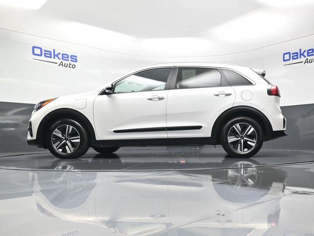 Photo of 2022 Snow White Pearl Kia Niro Plug-In Hybrid