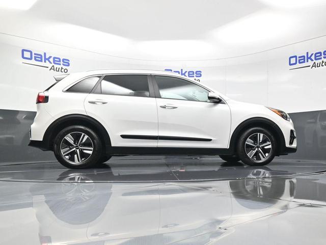 Photo of 2022 Snow White Pearl Kia Niro Plug-In Hybrid