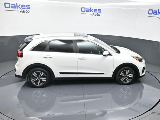 Photo of 2022 Snow White Pearl Kia Niro Plug-In Hybrid