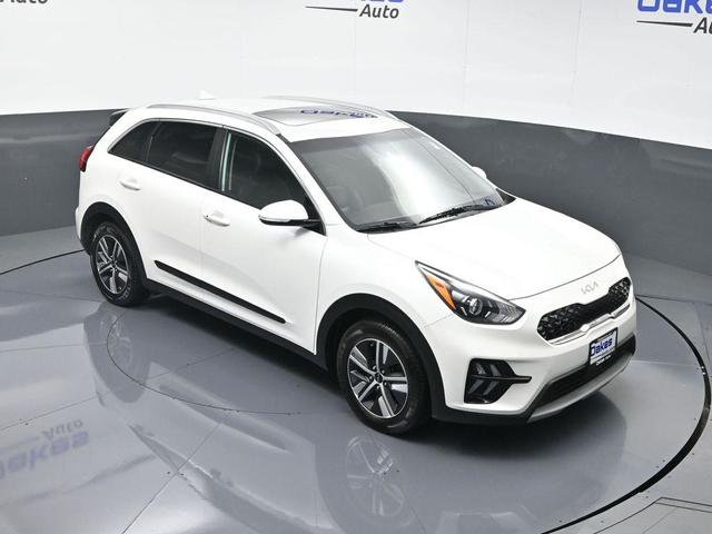 Photo of 2022 Snow White Pearl Kia Niro Plug-In Hybrid