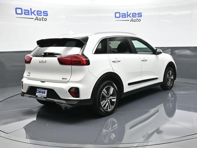 Photo of 2022 Snow White Pearl Kia Niro Plug-In Hybrid