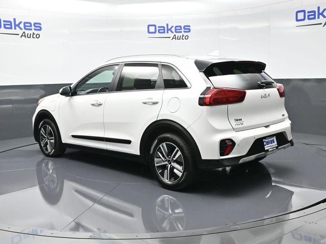 Photo of 2022 Snow White Pearl Kia Niro Plug-In Hybrid