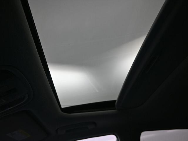 Photo of 2022 Snow White Pearl Kia Niro Plug-In Hybrid