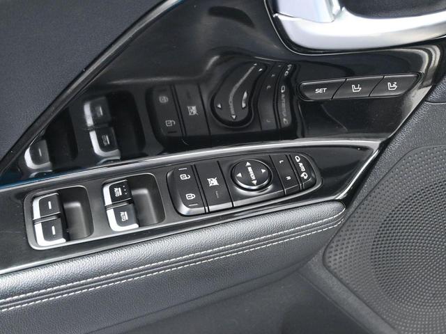 Photo of 2022 Snow White Pearl Kia Niro Plug-In Hybrid
