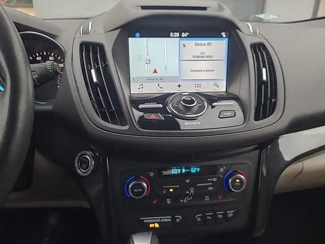 Photo of 2017 WHITE PLATINUM MET TRI-COAT Ford Escape