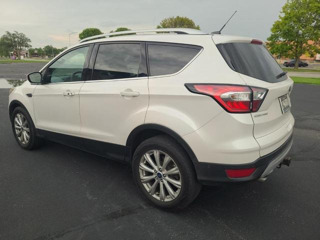 Photo of 2017 WHITE PLATINUM MET TRI-COAT Ford Escape